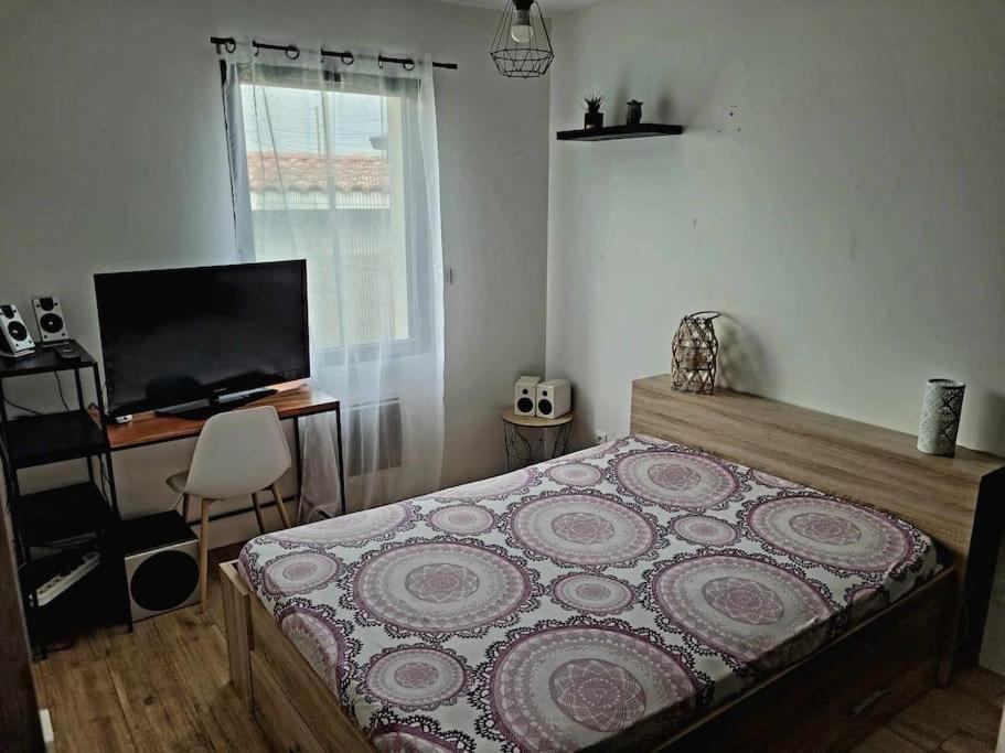 Maison Individuelle Cloturee Villa Coutras Bagian luar foto