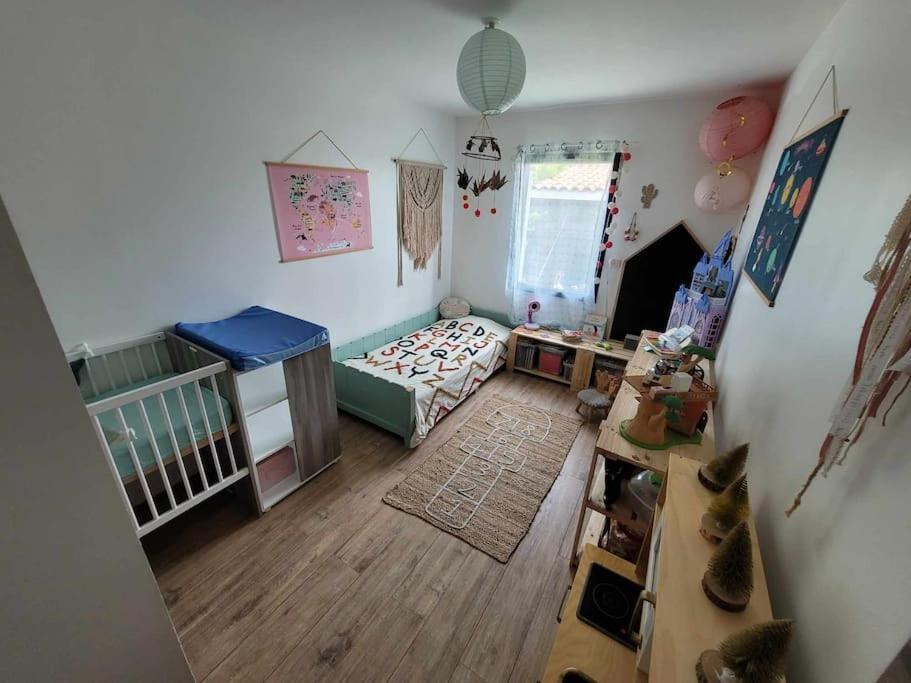 Maison Individuelle Cloturee Villa Coutras Bagian luar foto